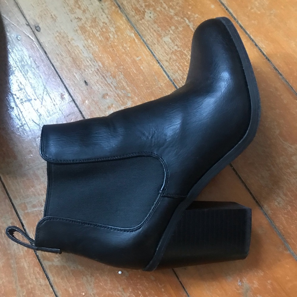Lipstick Jada Ankle Boots - Picture 6 of 10
